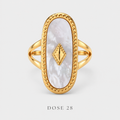خاتم بيضاوي أبيض لؤلؤي بإطار ذهبي  Pearly White Oval Gold-Tone Ring