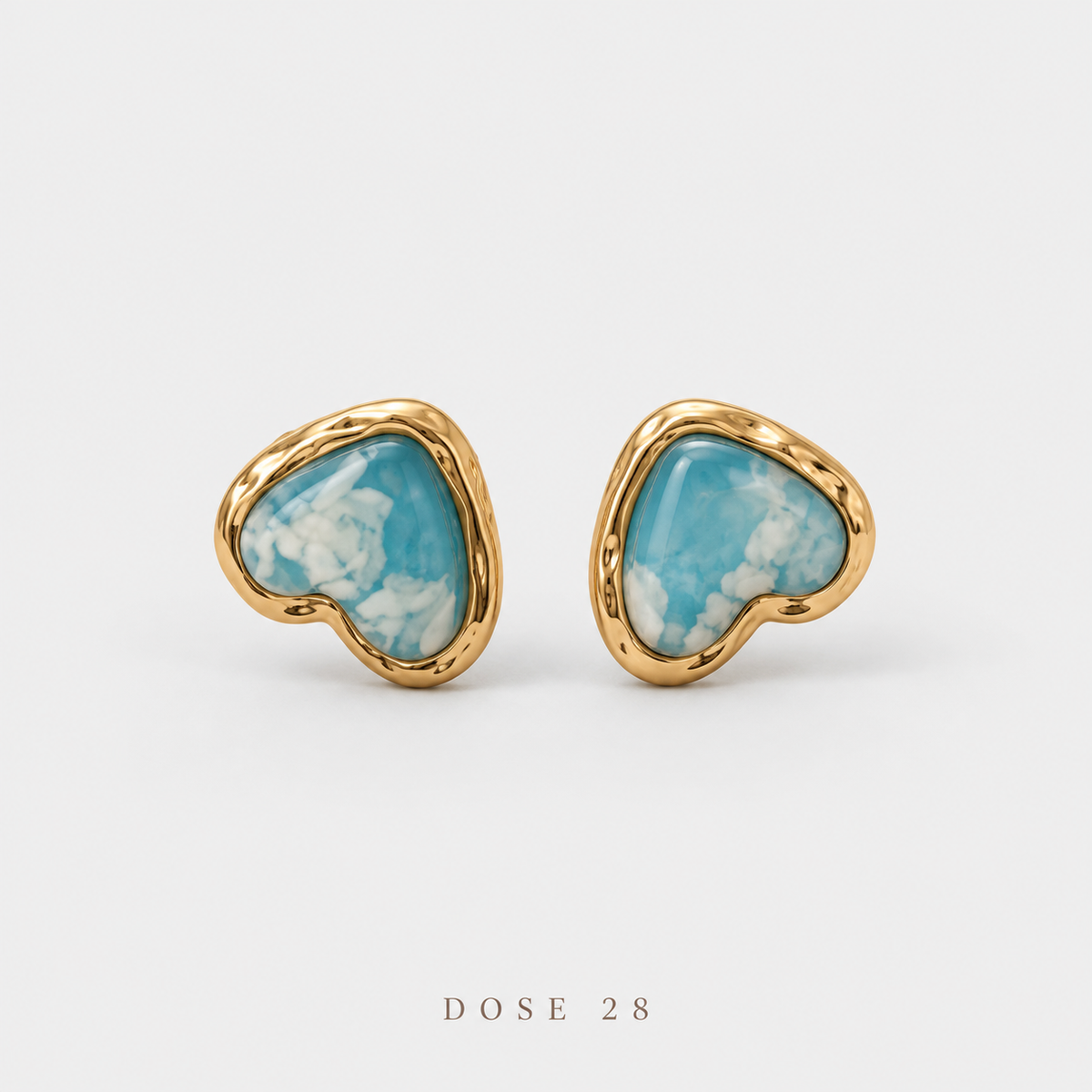 Aqua Marbled Heart Stud Earrings تراجي القلوب الزرقاء المتموّجة