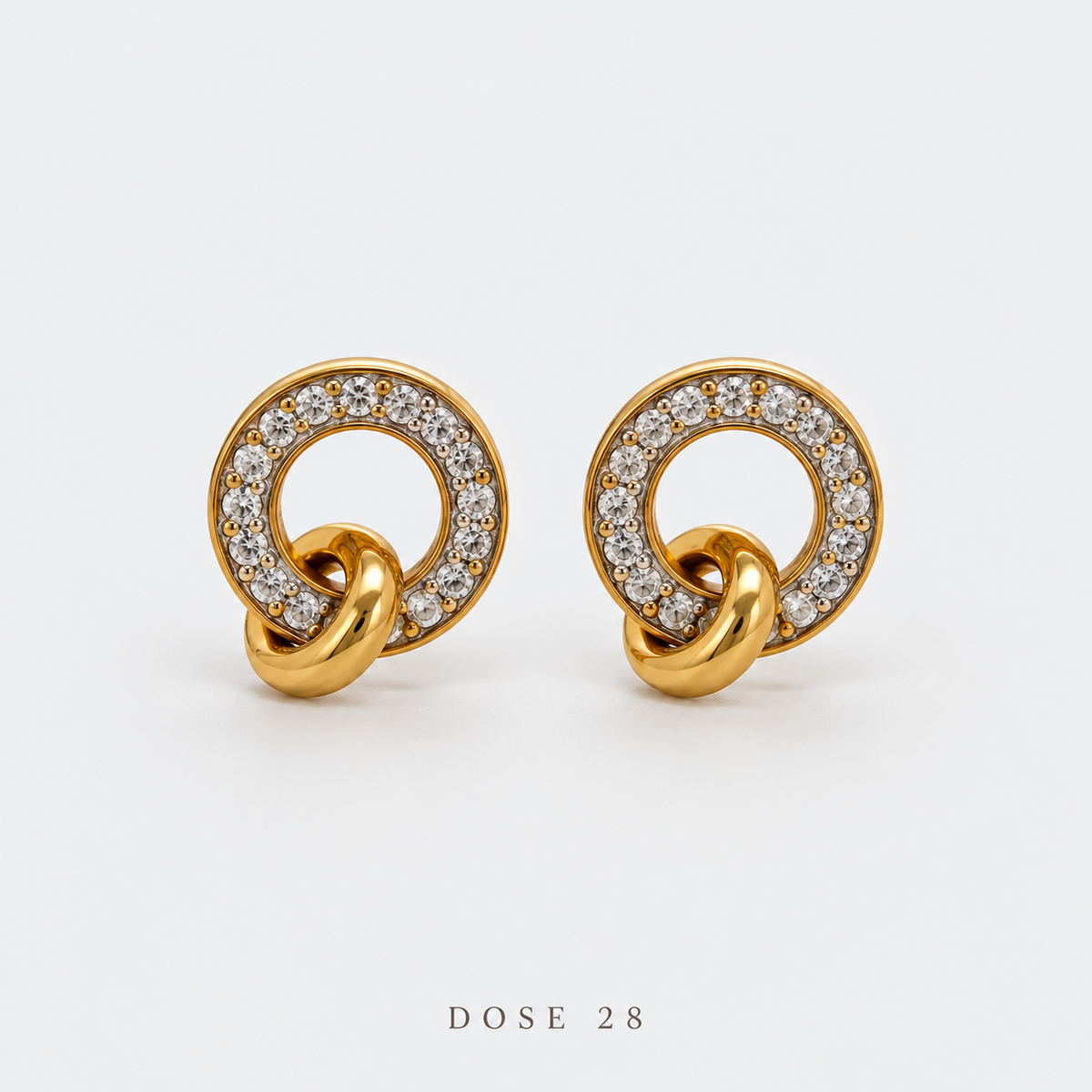 تراجي الحلقات المتداخلة Interlocking Sparkle Stud Earrings