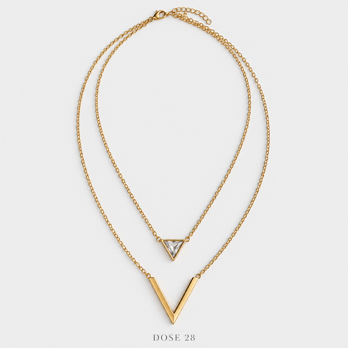 عقد بطبقتين بتعليقة V ومثلث لامع Layered V &amp; Triangle Necklace