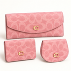 طقم محافظ كوتش وردي — ٣ قطع 🌸 Coach Pink Signature Wallet Set — 3 Pieces