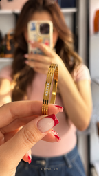 Gold-Tone Linear Sparkle Bangle  أسوارة الخطوط والفصوص الناعمة