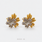 تراجي الوردة بلونين Two-Tone Flower Stud Earrings