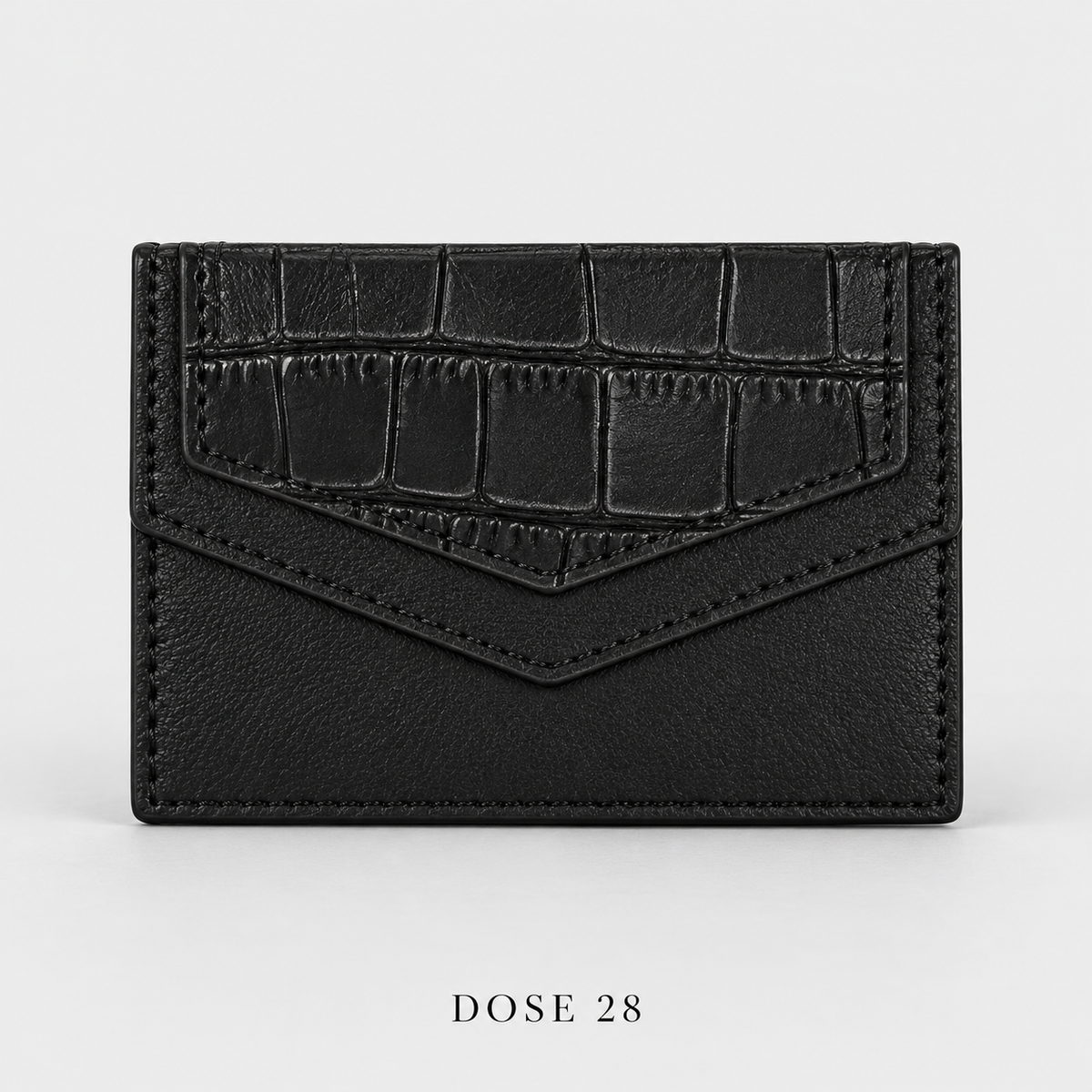 حافظة بطاقات سوداء بنقشة التمساح وتصميم ظرف  Black Croc-Effect Envelope Cardholder