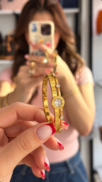 Roman Numeral Gold-Tone Bangle  أسوارة الأرقام الرومانية