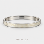 سوارة اللمسة اللؤلؤية بلون فضي  Pearly White Silver-Tone Bangle
