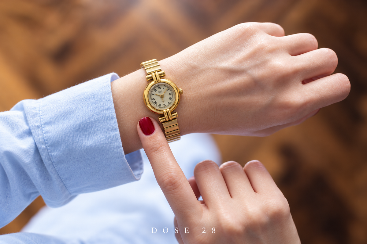 ساعة كلاسيك بالأرقام الرومانية  Classic Roman Numeral Gold-Tone Watch