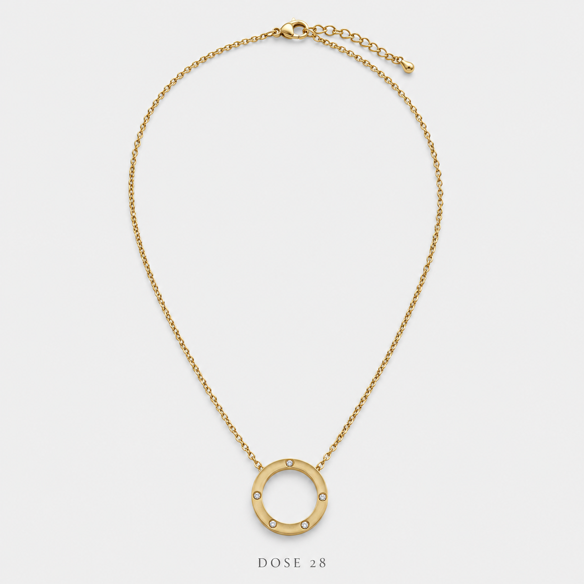 سلسلة الدائرة المرصّعة  Crystal Circle Necklace