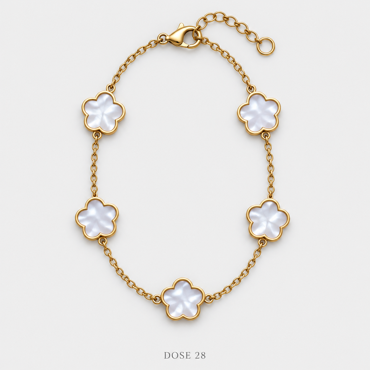 سوار البرسيم الأبيض اللؤلؤي  Pearlescent White Clover Bracelet