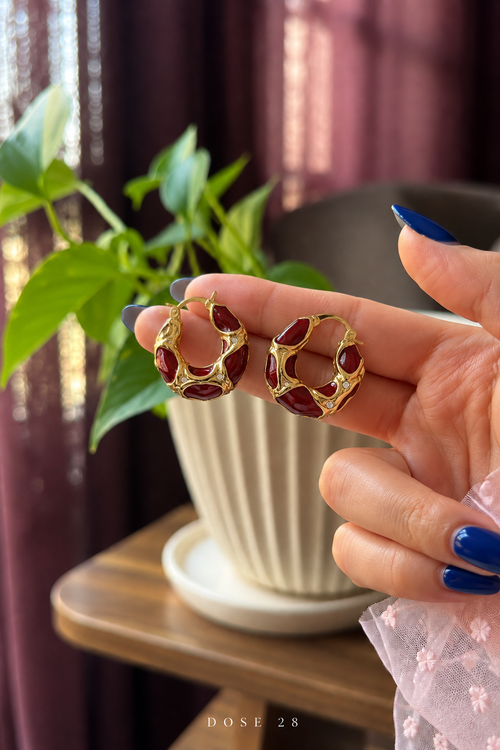 Burgundy Glow Hoop Earrings تراجي العنابي اللامع