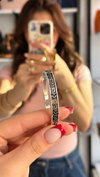 Silver-Tone Leaf Bangle أسوارة الأوراق الفضية