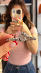 Silver-Tone Panther Bangle   أسوارة النمر المرصّعة بلون فضي