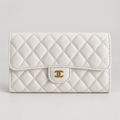 شانيل ميني أبيض مبطّن – ٢٢ سم Chanel White Mini Quilted Flap Bag – 22 cm