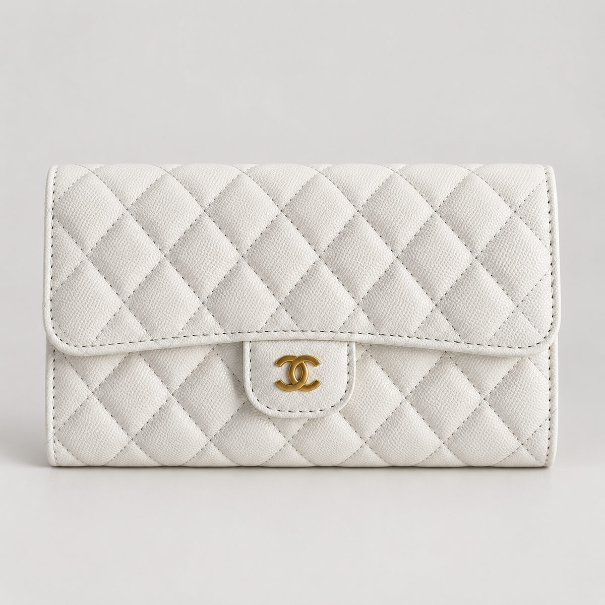 شانيل ميني أبيض مبطّن – ٢٢ سم Chanel White Mini Quilted Flap Bag – 22 cm