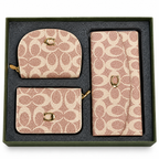 طقم محافظ كوتش مونوغرام 3 قطع – بيج ووردي Coach Monogram 3-Piece Wallet Set – Beige &amp; Rose