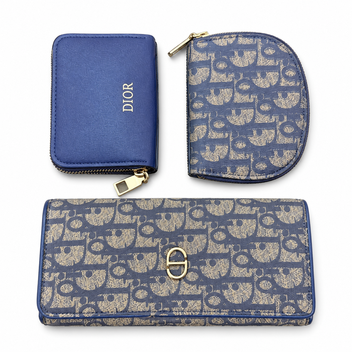 طقم محافظ ديور أزرق — ٣ قطع
Dior Blue Wallet Set — 3 Pieces