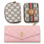 طقم محافظ غوتشي وردي وبيج — ٣ قطع
Gucci Pink & Beige Wallet Set — 3 Pieces