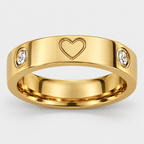 خاتم القلب المرصّع باللون الذهبي
Gold-Tone Heart & Sparkle Ring