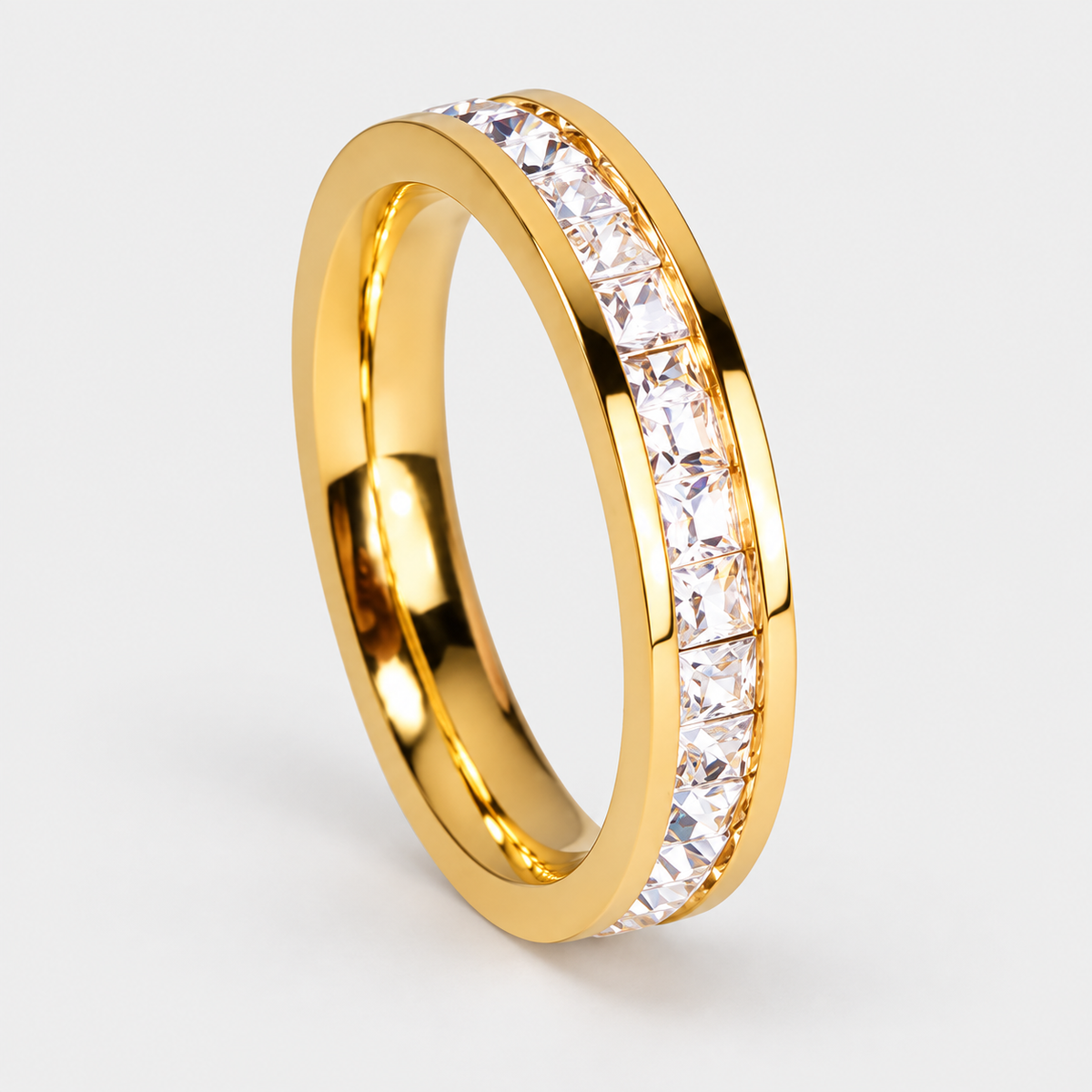 خاتم البريق الناعم بفصوص مربّعة
Gold-Tone Square-Stone Band Ring