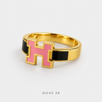 خاتم حرف H وردي وأسود بلون ذهبي Pink &amp; Black H Gold-Tone Ring