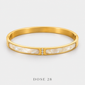 سوارة اللمسة اللؤلؤية  Pearly White Gold-Tone Bangle