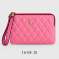 محفظة يد شانيل وردية مبطّنة بحزام معصم Chanel Pink Quilted Zip Wristlet