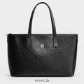 جنطة توت تومي هيلفيغر سوداء بنقشة TH البارزة Tommy Hilfiger Black Embossed TH Monogram Tote