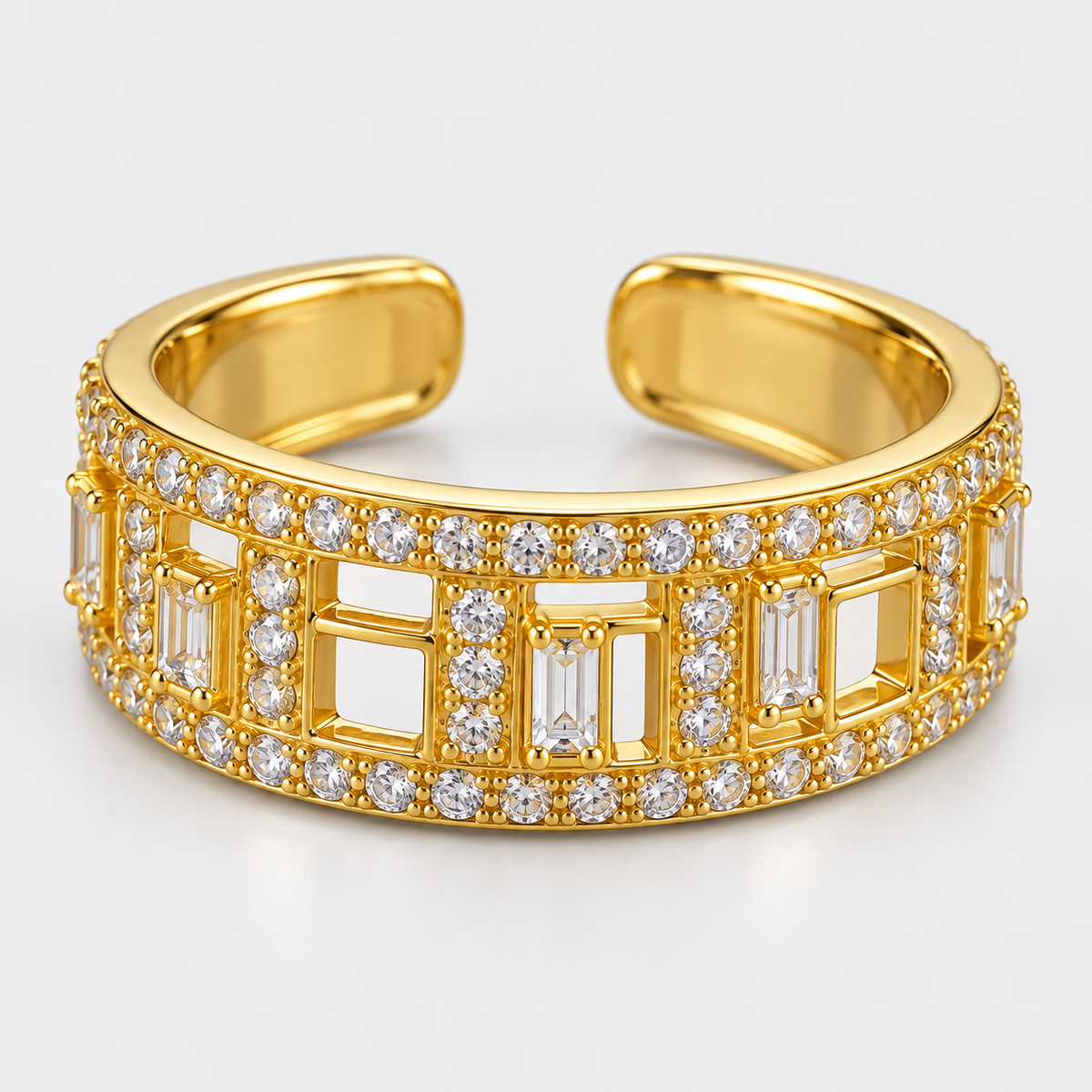 خاتم عريض بلون ذهبي وفصوص لامعة  Gold-Tone Wide Sparkling Ring