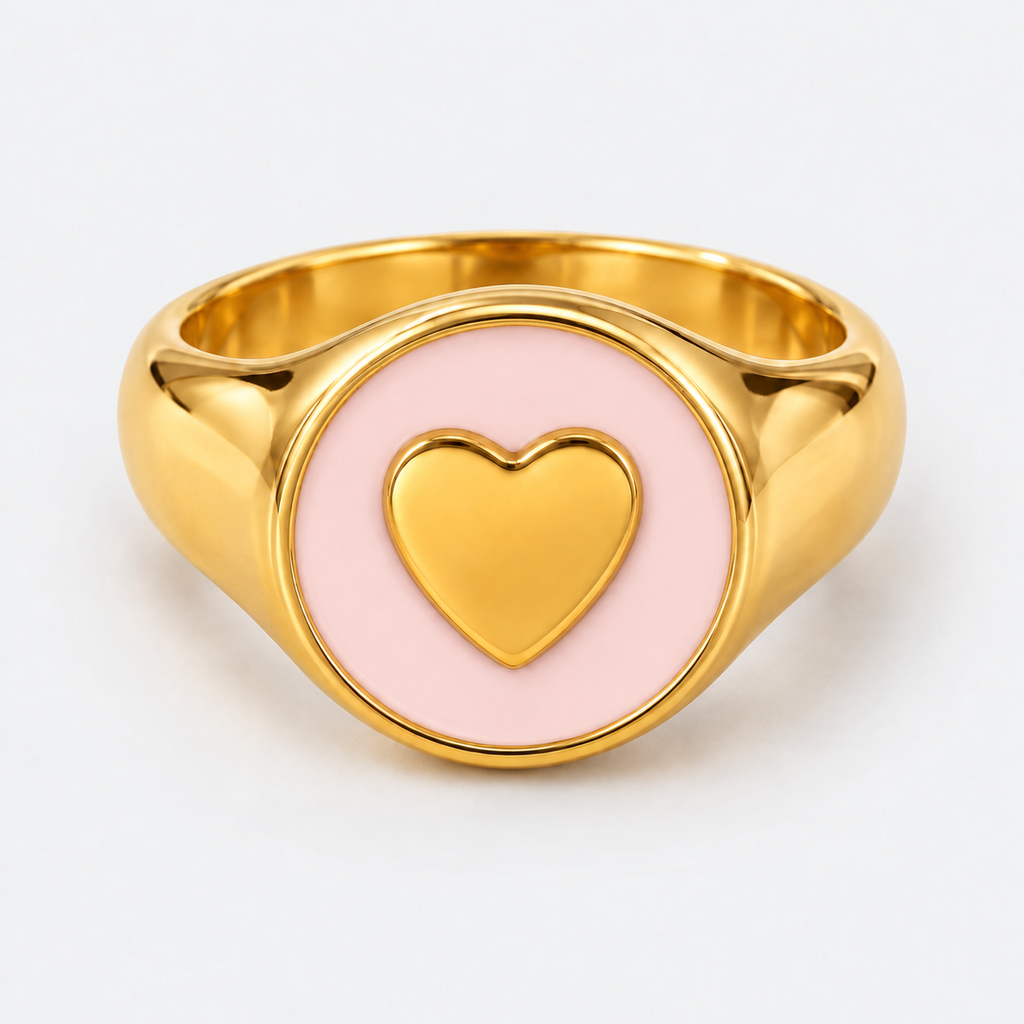 Blush Pink Heart Signet Ring — Gold-Tone خاتم بلون ذهبي مع قلب بارز وواجهة وردية ناعمة