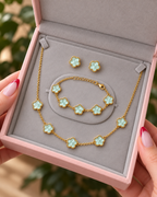Mint Blue Floral Necklace, Bracelet &amp; Earring Set — Gold-Tone طقم قلادة وسوار وأقراط بزهور مائلة للأزرق وتفاصيل ذهبية