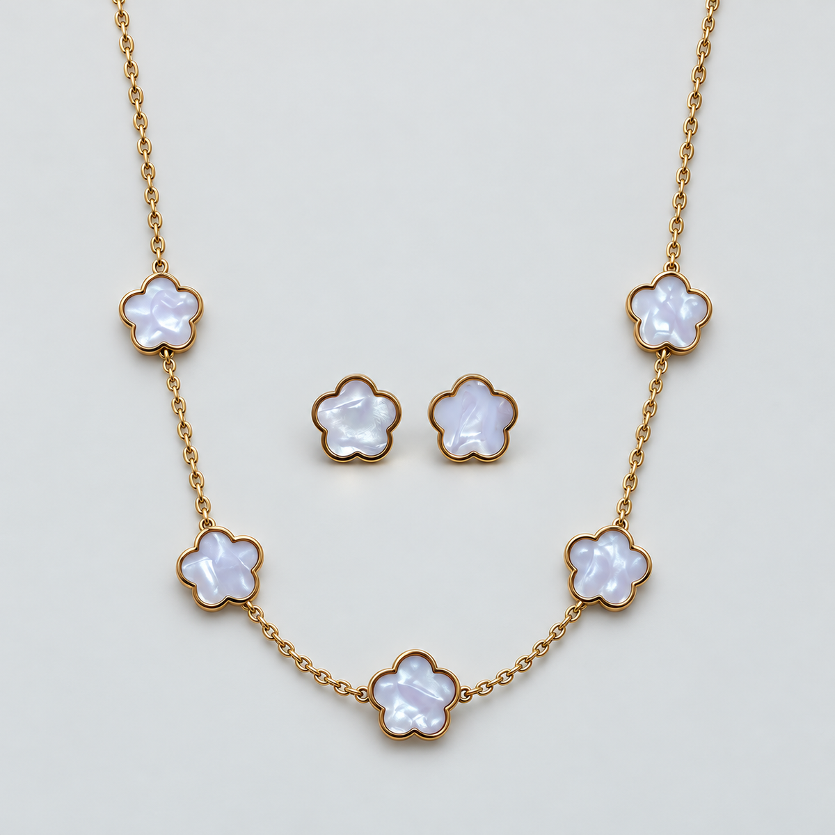 Pearly White Flower Necklace &amp; Stud Earring Set — Gold-Tone  طقم قلادة وأقراط بزهور بيضاء لؤلؤية وتفاصيل ذهبية