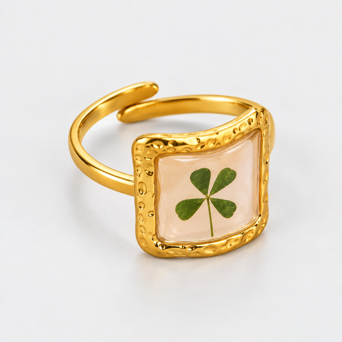 Lucky Clover Window Ring  محبس الحظ