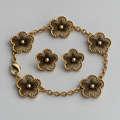 Antique Gold-Tone Flower Bracelet & Stud Earring Set طقم سوار وأقراط زهرية بلون ذهبي معتّق