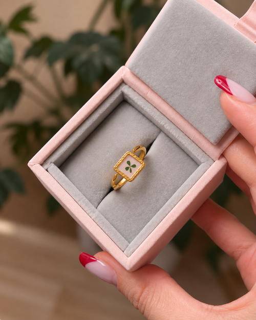Lucky Clover Window Ring  محبس الحظ