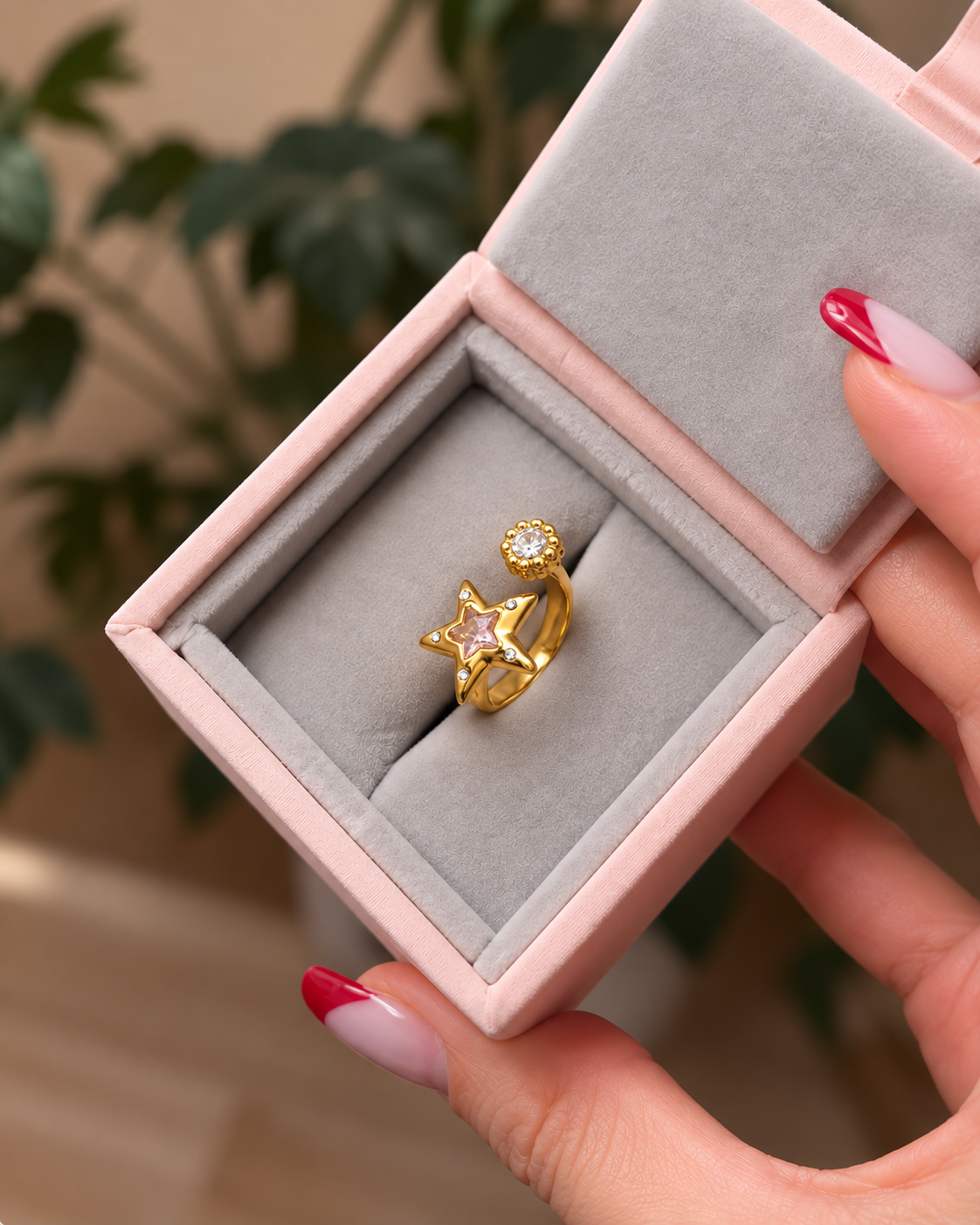 محبس النجمة الوردية Golden Frame Geometric Ring