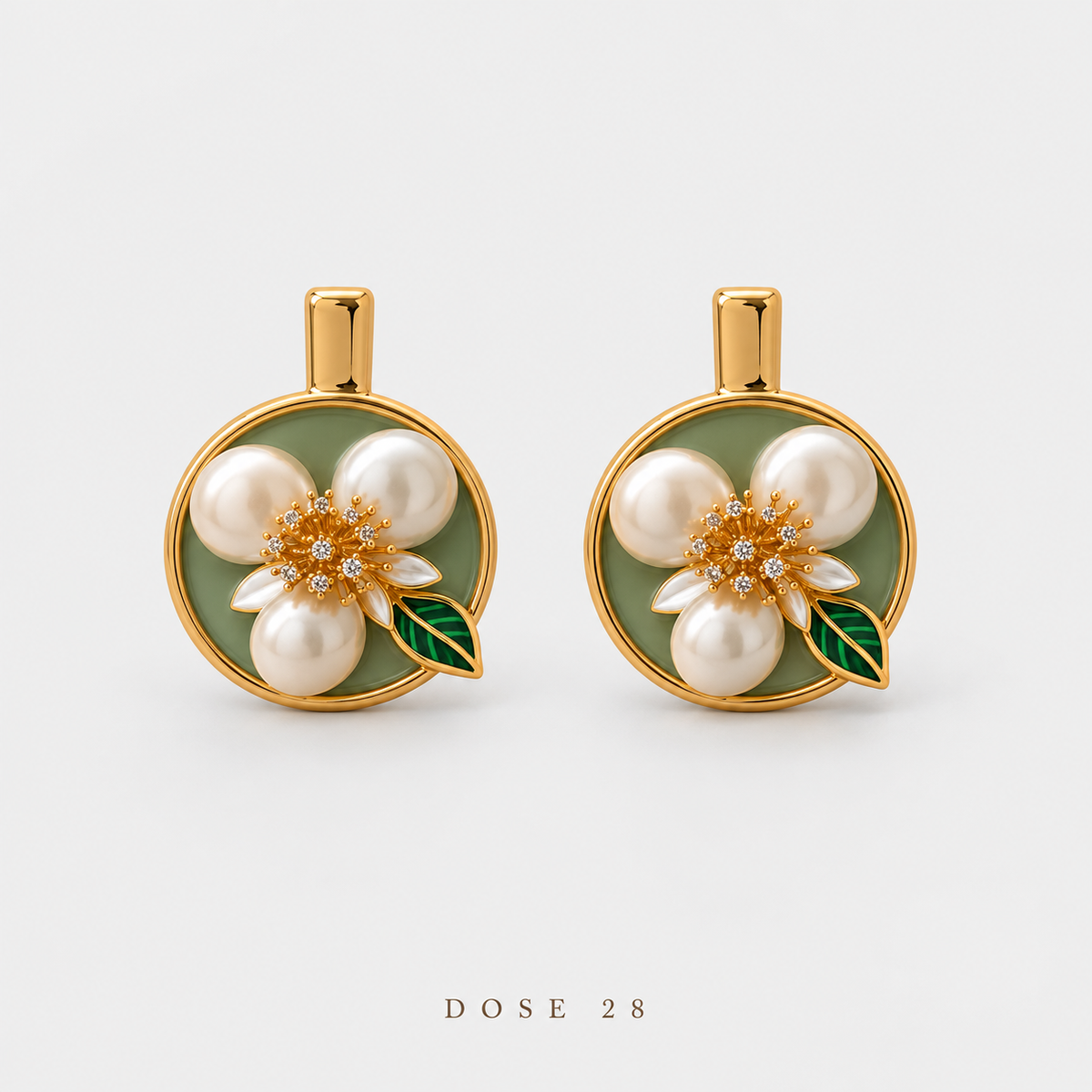 تراجي الوردة اللؤلؤية باللون الأخضر Sage Green Pearl-Effect Flower Earrings