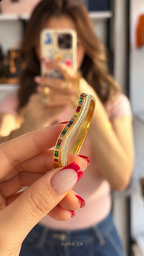 أسوارة الموجة بالفصوص الملوّنة  Rainbow Wave Bracelet